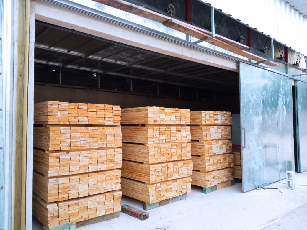 Madera tratada con retardante de flama Catchfyre para protección contra incendios